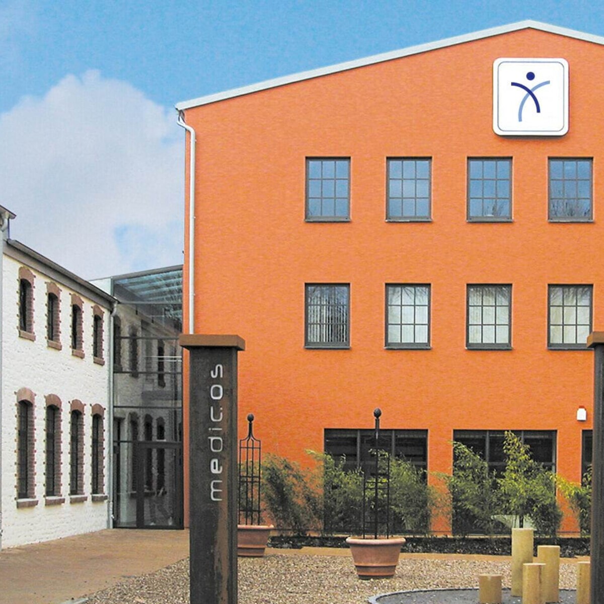 Außenansicht des Gebäudes von medicos.Osnabrück