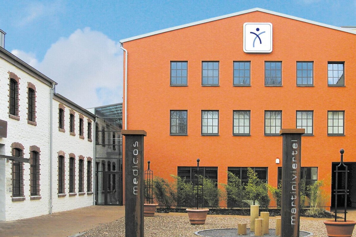 Außenansicht des medicos.Osnabrück – modernes Gesundheitszentrum mit klarer Architektur
