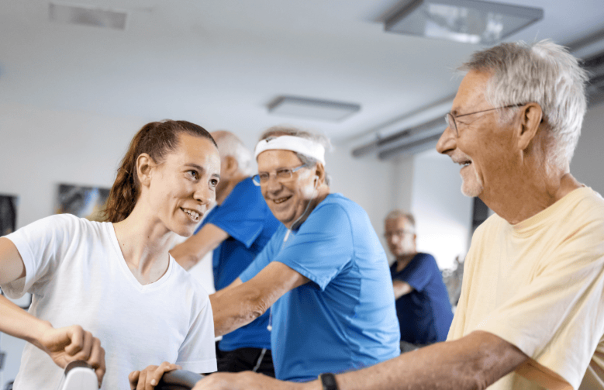 Gezielter Rehasport zur Stabilisierung des Therapieerfolgs – unter professioneller Anleitung und in motivierender Trainingsatmosphäre.